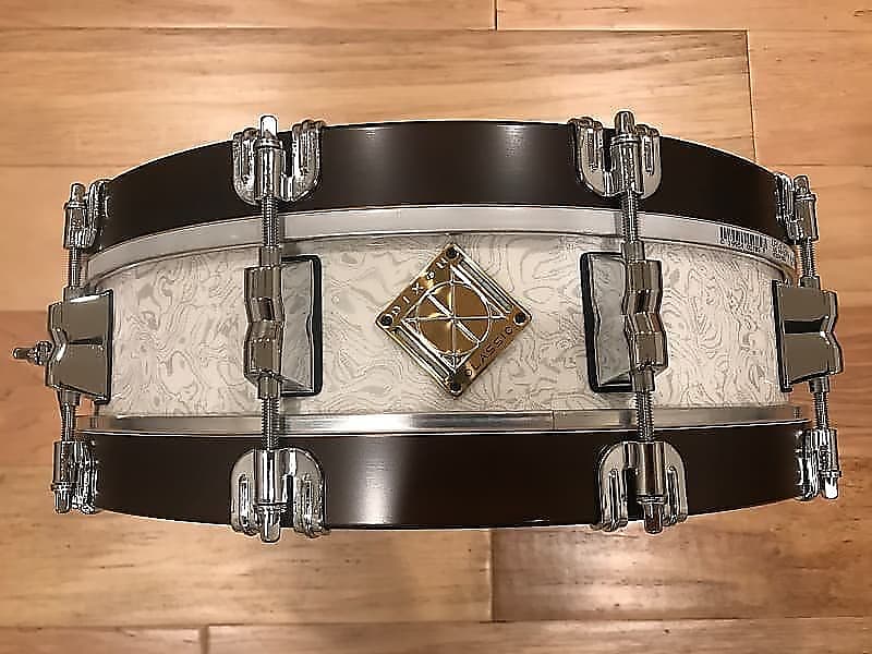 Dixon - Classic 3.5x14 Sub Zero White Wood Hoops Snare Drum